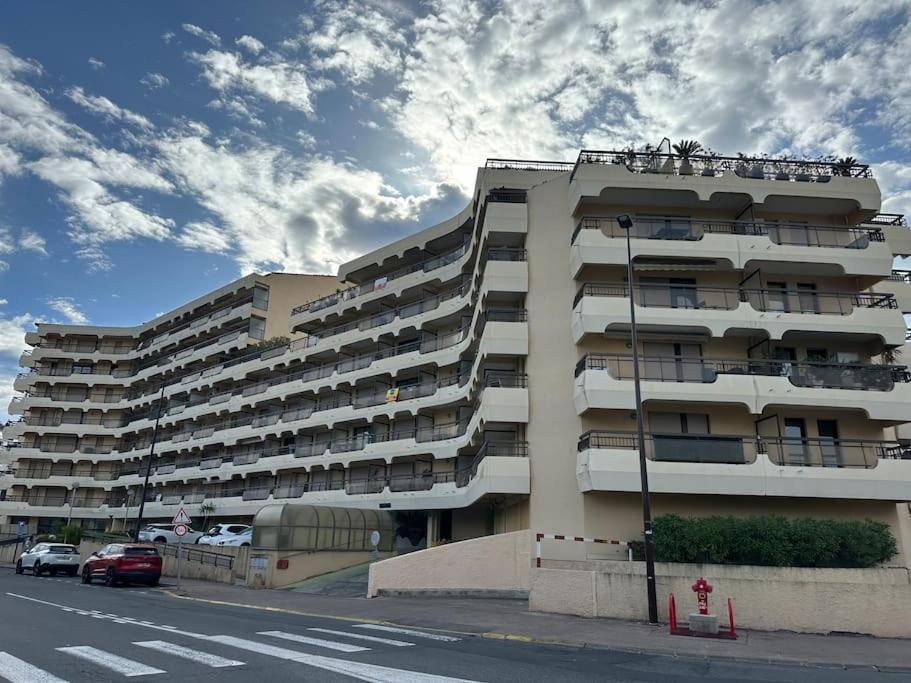 Appartement En Etage, Front De
